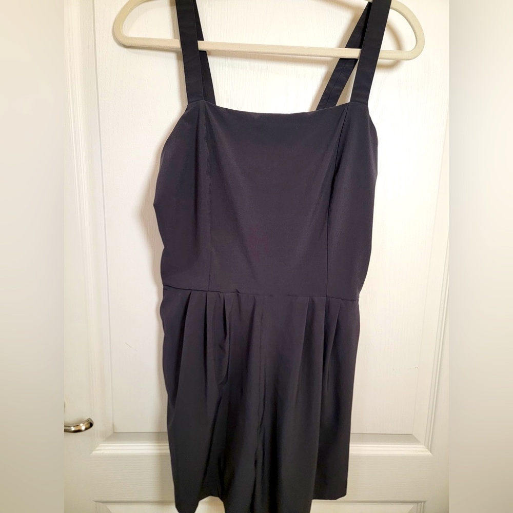 VUORI Villa Cami Romper• Pocketed with flowy shorts• Black• NWOT• Sz L - Picture 5 of 12